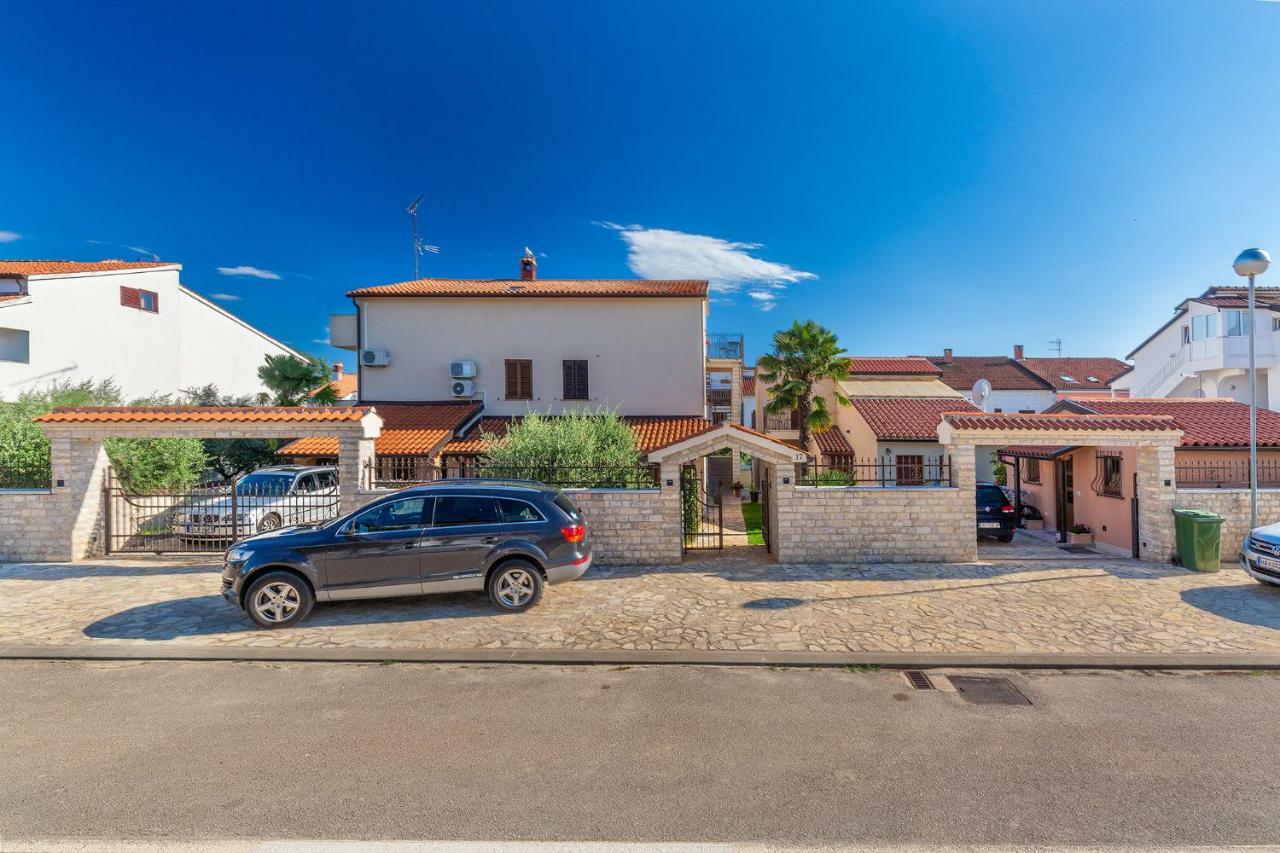 House Nono Apartment Porec Bagian luar foto